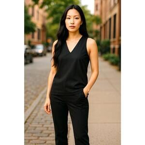 NWT Banana Republic Women's XS V Neck  Sleeveless Blouse/Top Black